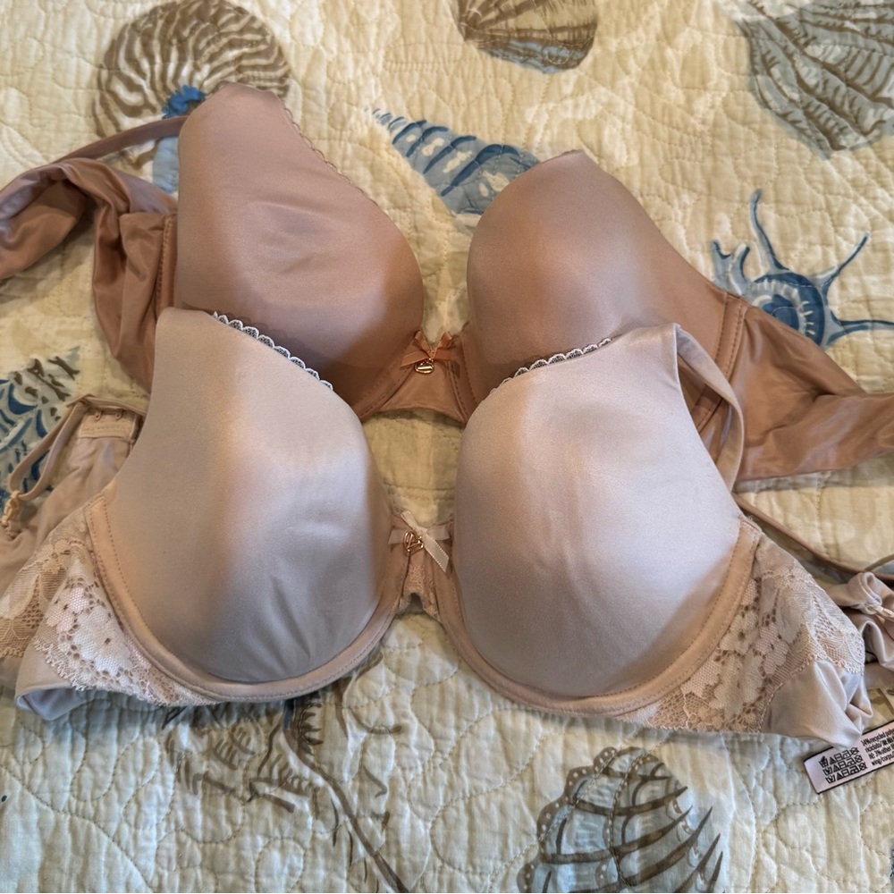 Victoria Secret bra lot